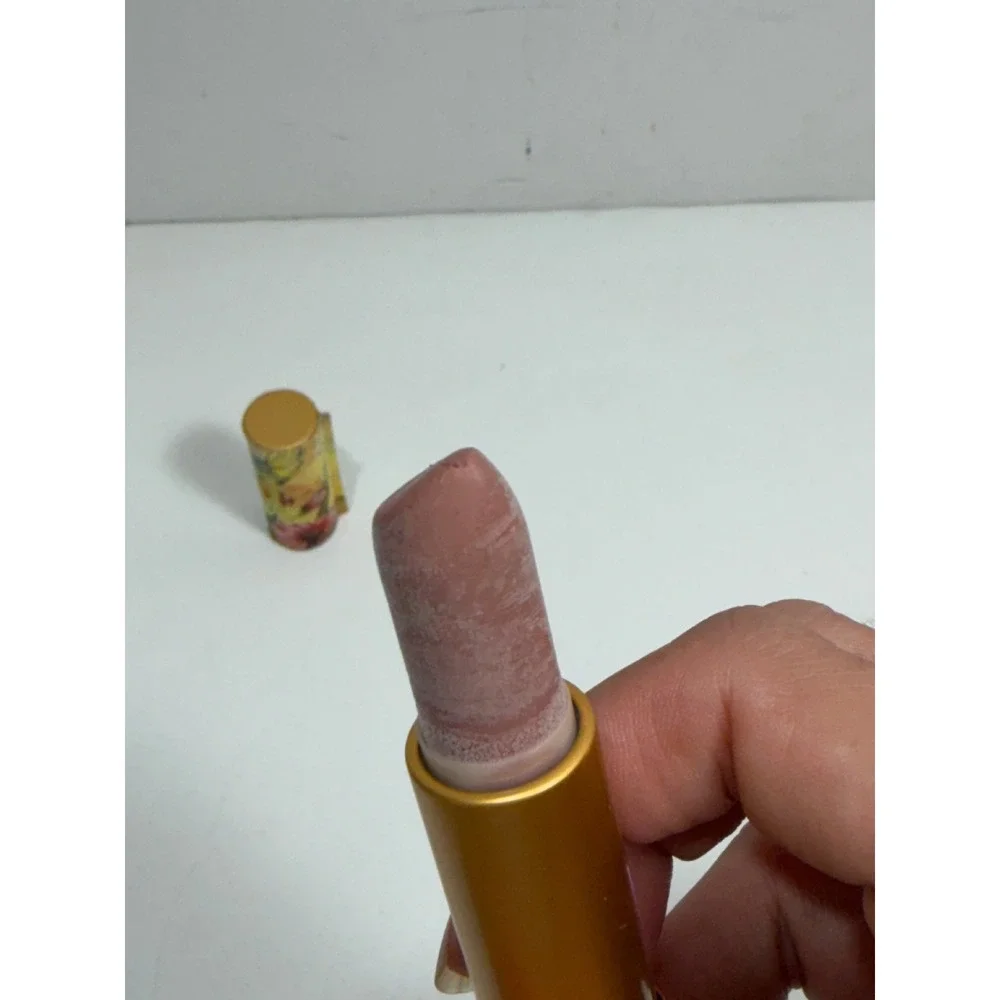 MAC Guo Pei Lustre Lipstick Zenith Nude Pink Limited Edition Floral Gold‎ Tube